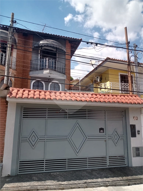 Belo sobrado com 3 dorms na Vl Irmãos Arnoni