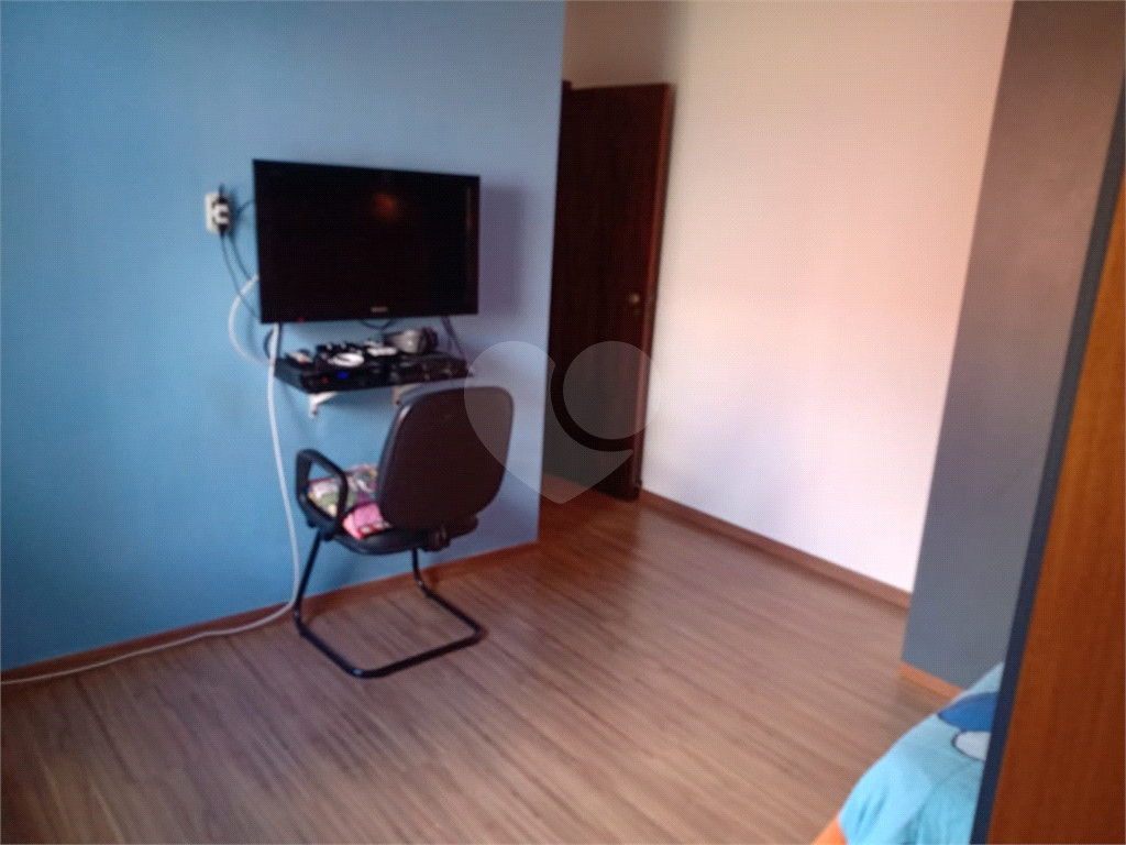 Belo sobrado com 3 dorms na Vl Irmãos Arnoni