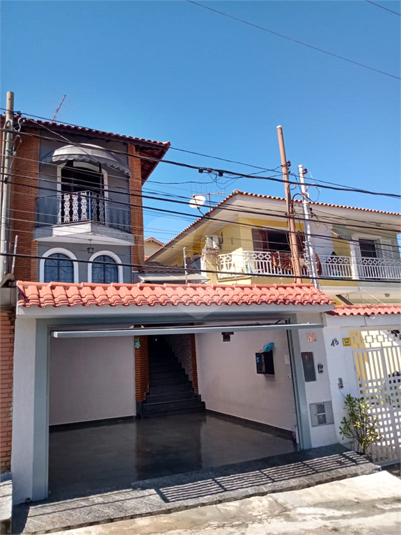 Belo sobrado com 3 dorms na Vl Irmãos Arnoni