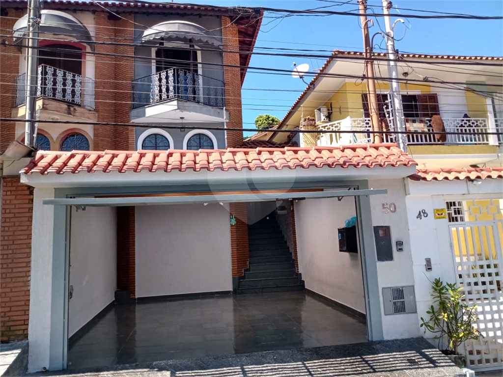 Belo sobrado com 3 dorms na Vl Irmãos Arnoni