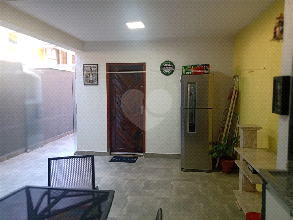 Belo sobrado com 3 dorms na Vl Irmãos Arnoni