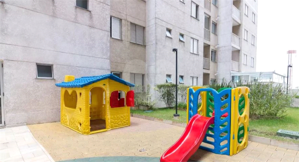 APARTAMENTO em VILA MIRIAM