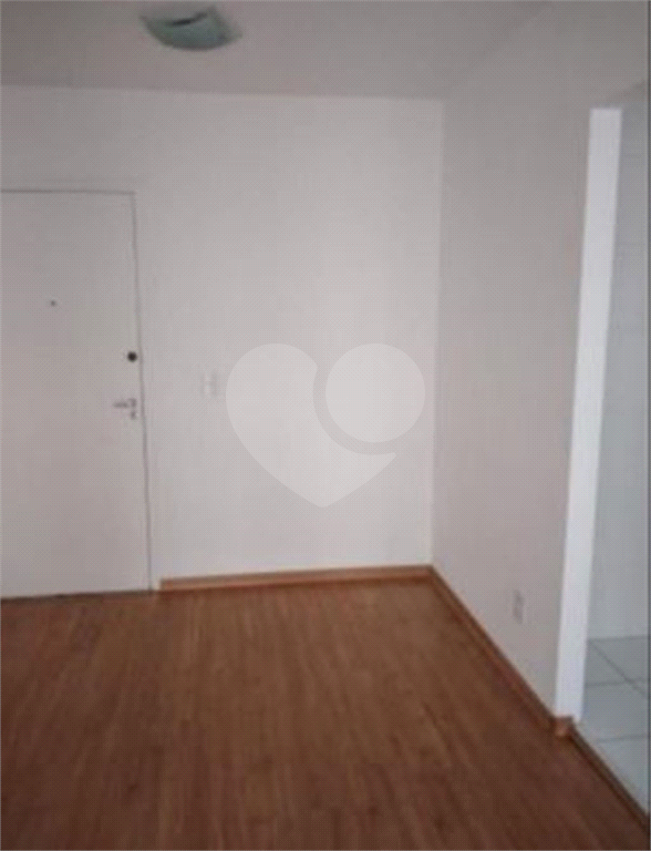APARTAMENTO em VILA MIRIAM