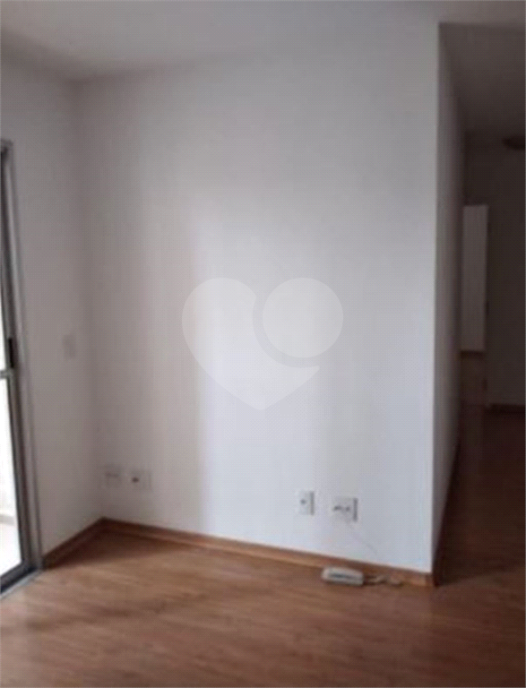 APARTAMENTO em VILA MIRIAM