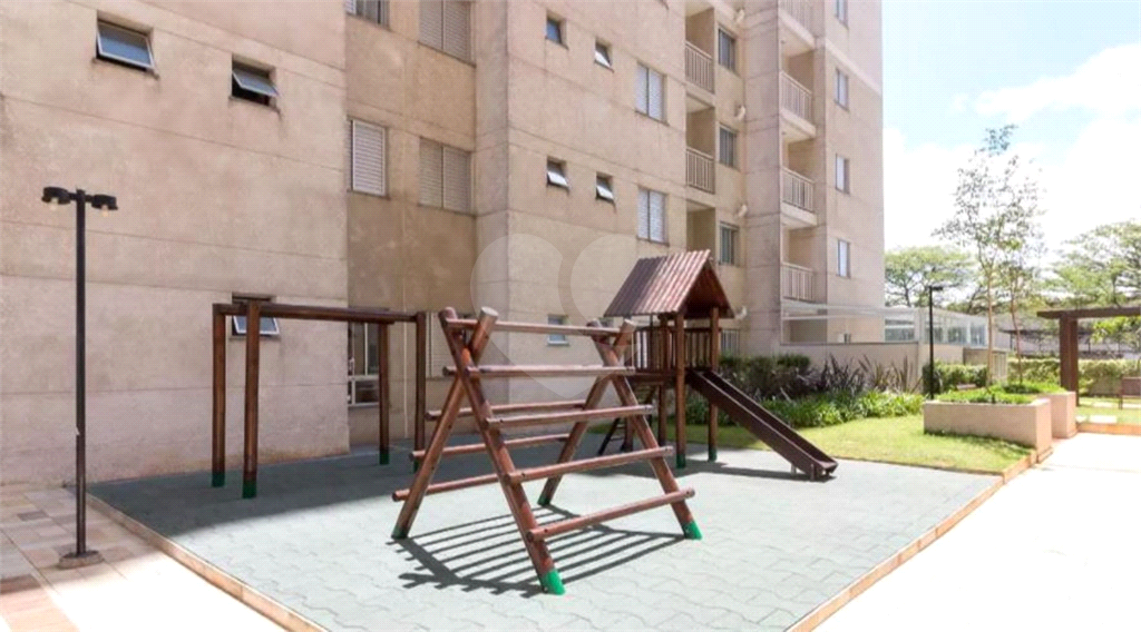 APARTAMENTO em VILA MIRIAM