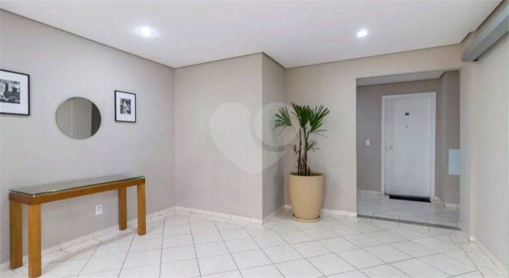 APARTAMENTO em VILA MIRIAM