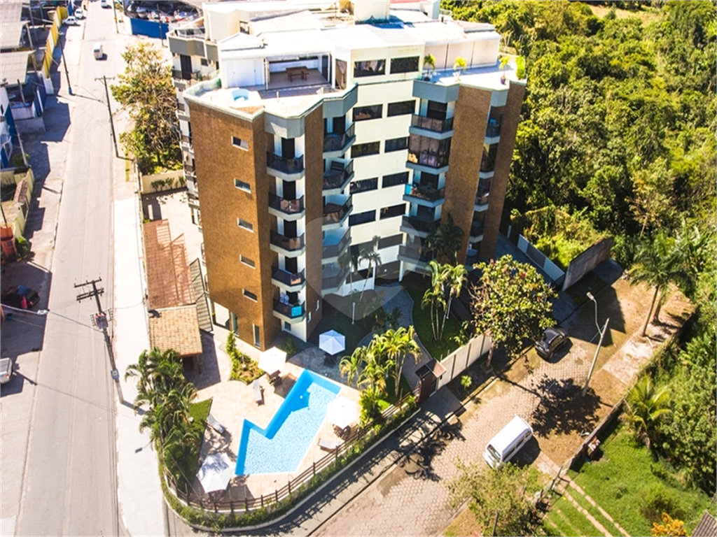 Lindo Apartamento 180m² com *Escritura Definitiva* para Venda, no Condomínio Tropical Tabatinga, Car