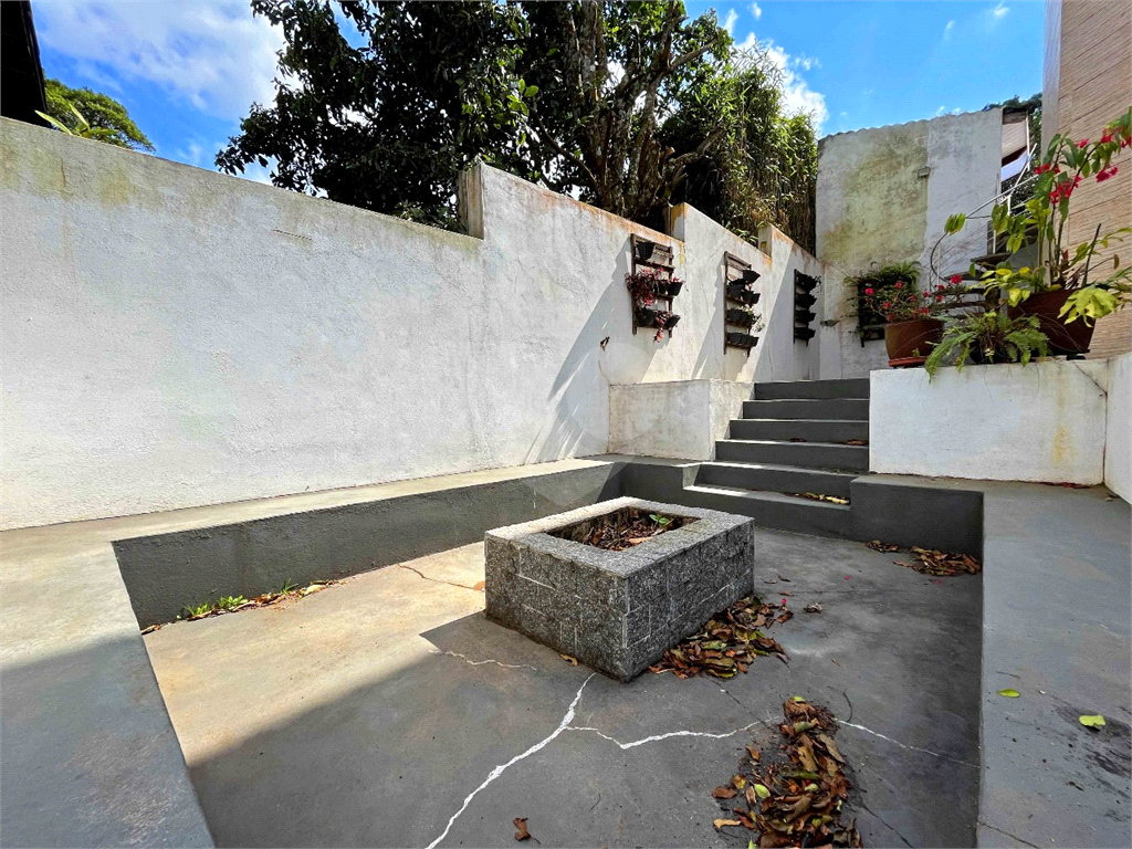 Linda casa nova na Serra da Cantareira com 3 dormitórios sendo 1 suíte