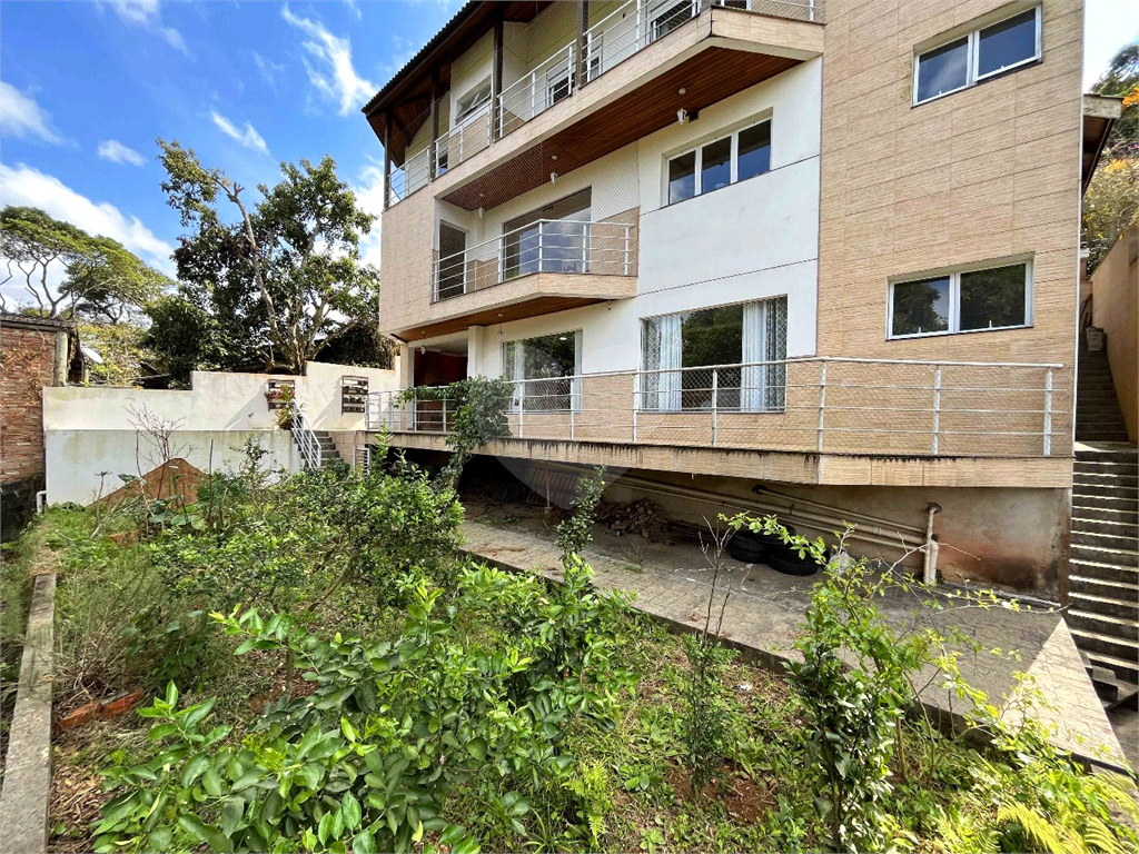 Linda casa nova na Serra da Cantareira com 3 dormitórios sendo 1 suíte
