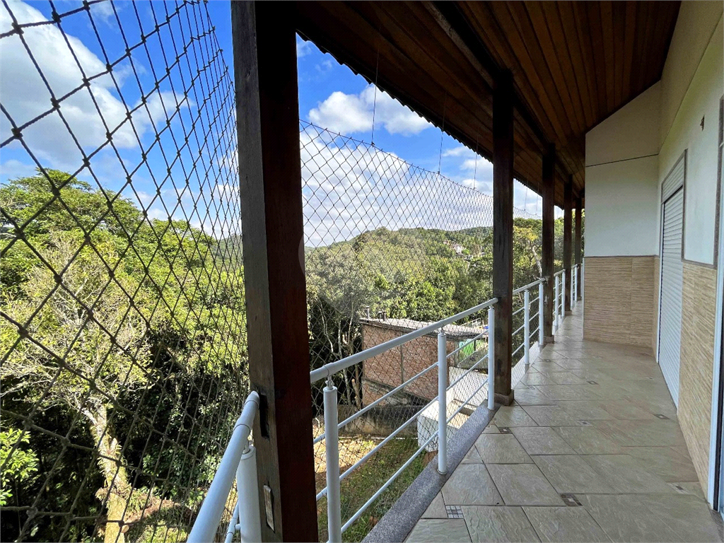 Linda casa nova na Serra da Cantareira com 3 dormitórios sendo 1 suíte