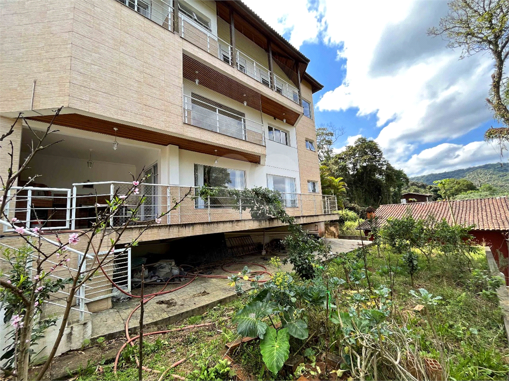 Linda casa nova na Serra da Cantareira com 3 dormitórios sendo 1 suíte