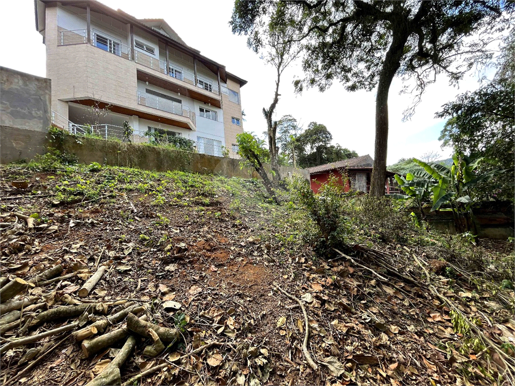 Linda casa nova na Serra da Cantareira com 3 dormitórios sendo 1 suíte