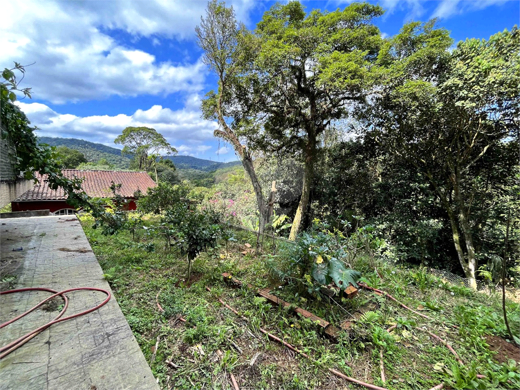 Linda casa nova na Serra da Cantareira com 3 dormitórios sendo 1 suíte