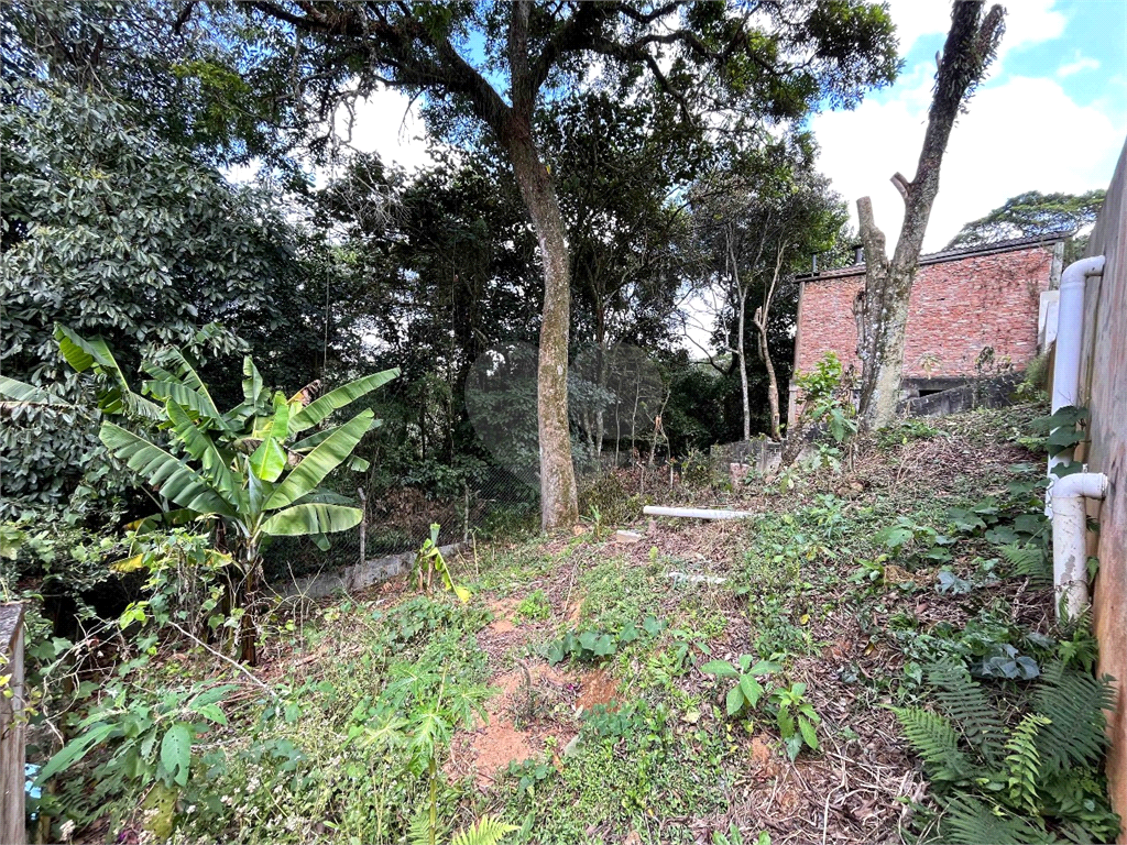 Linda casa nova na Serra da Cantareira com 3 dormitórios sendo 1 suíte