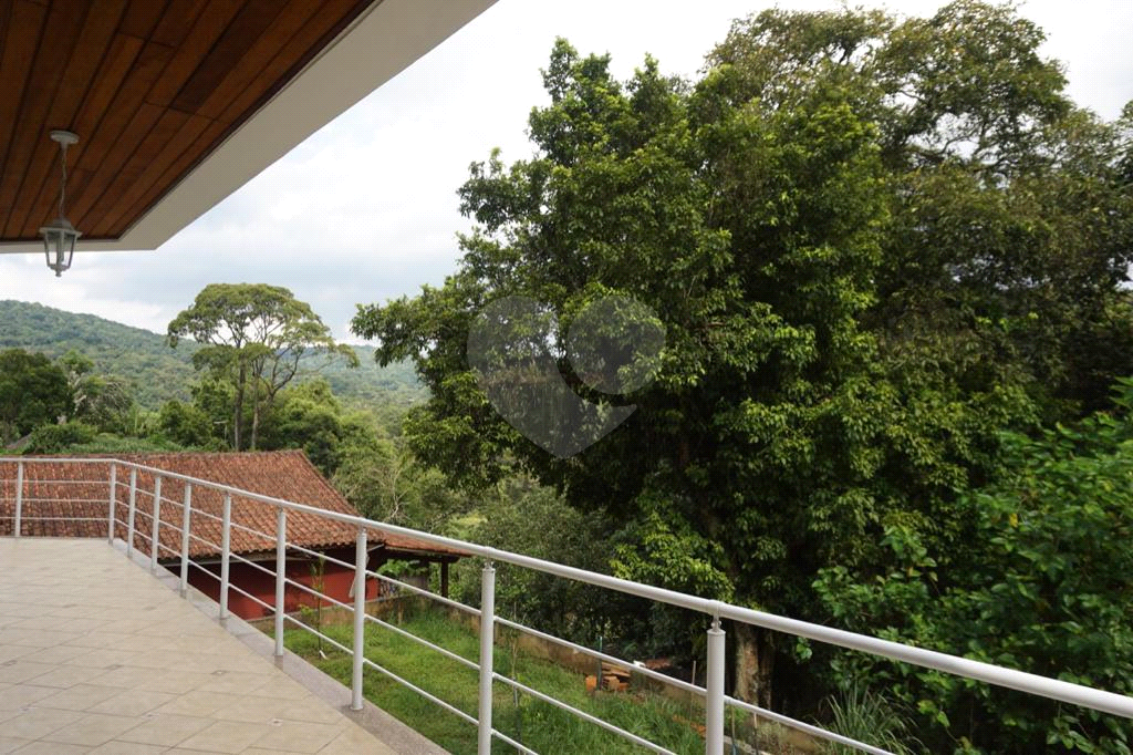 Linda casa nova na Serra da Cantareira com 3 dormitórios sendo 1 suíte