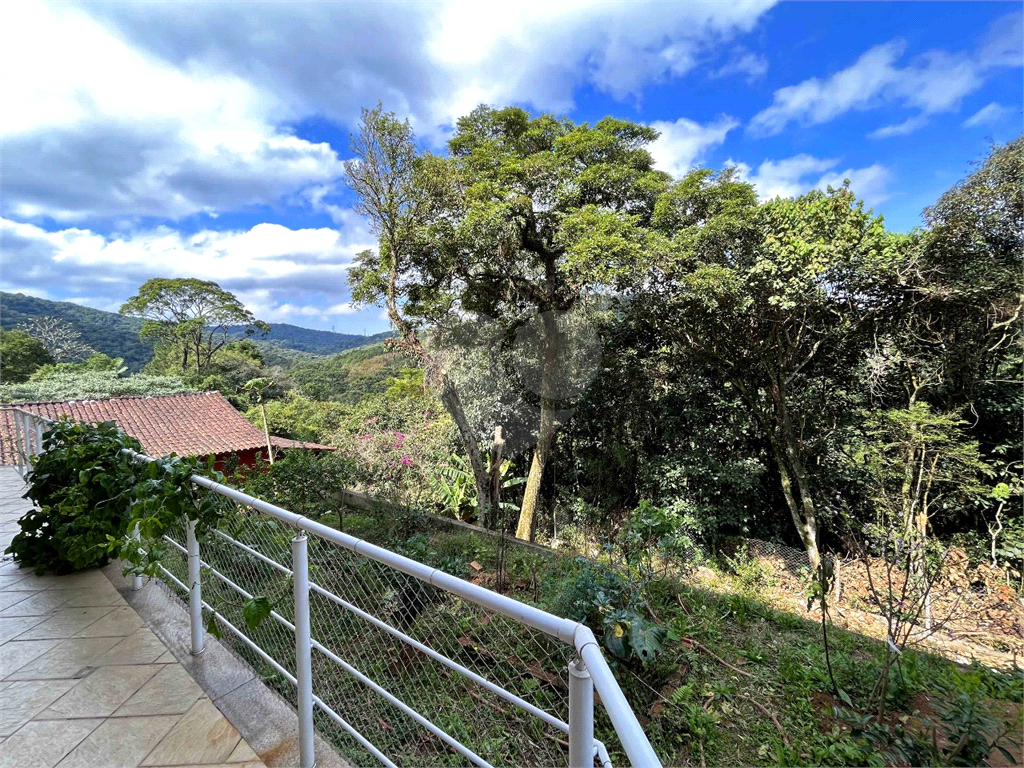 Linda casa nova na Serra da Cantareira com 3 dormitórios sendo 1 suíte