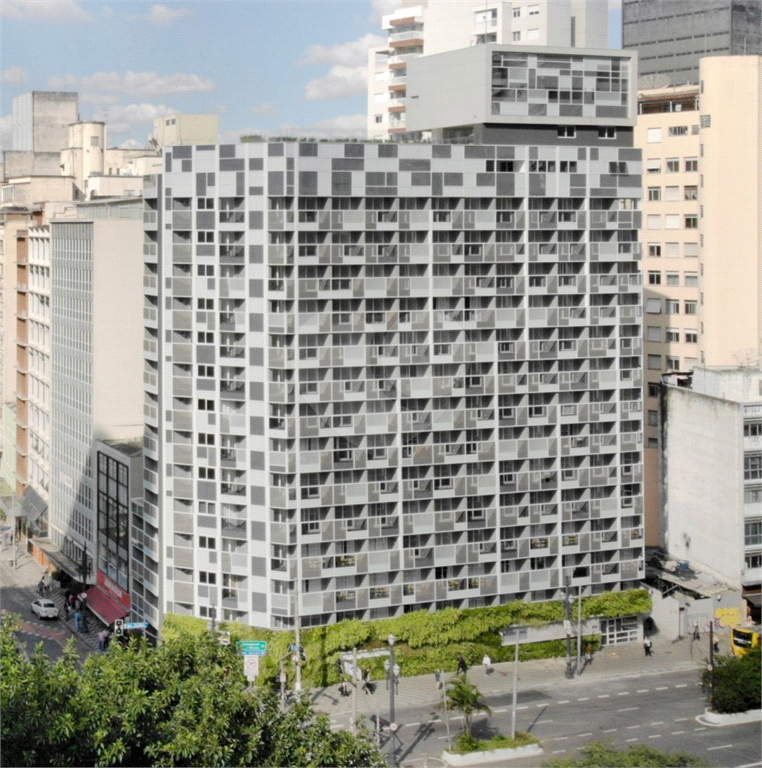 APARTAMENTO em CENTRO