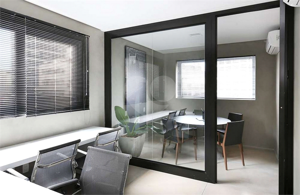 APARTAMENTO em CENTRO