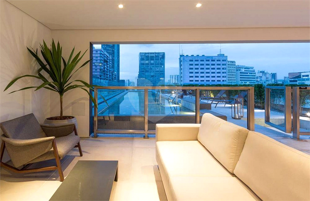 APARTAMENTO em CENTRO
