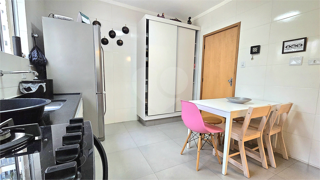 Apartamento para venda com 4 dormitórios 3 banheiros no Boqueirão, Santos - SP