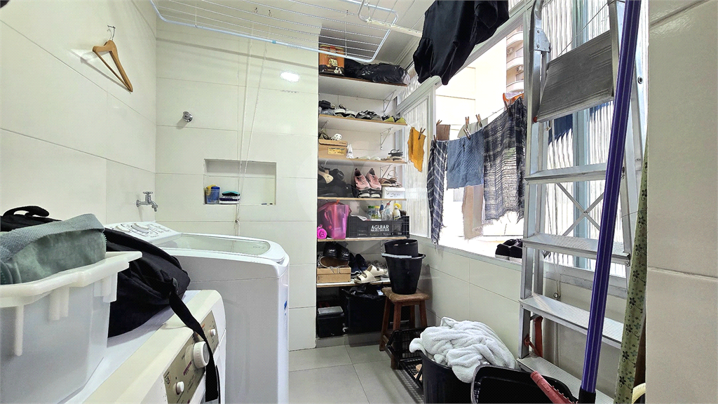 Apartamento para venda com 4 dormitórios 3 banheiros no Boqueirão, Santos - SP