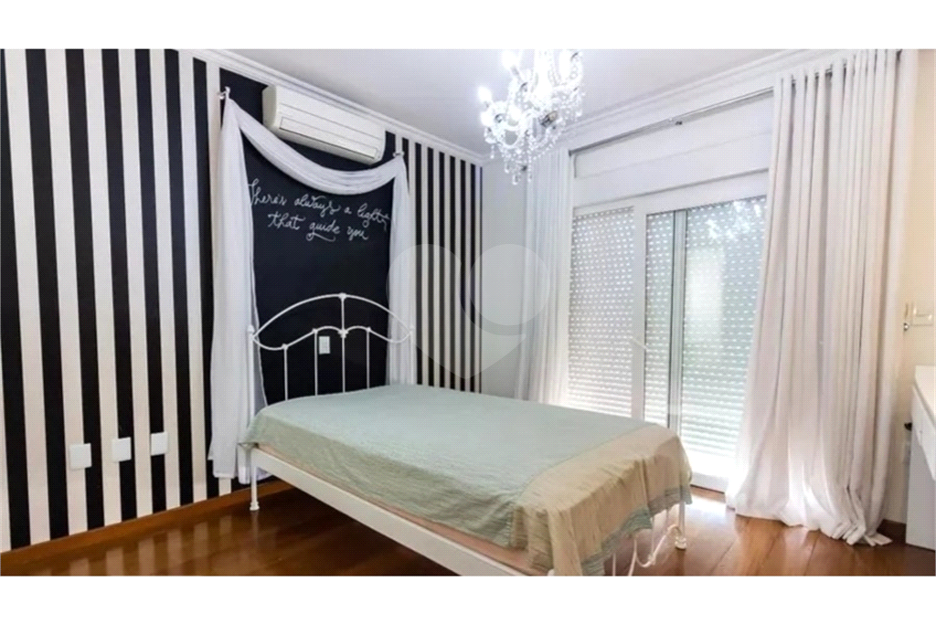 Casa à venda Condomínio Parque do Príncipes - 506m², 4 suites