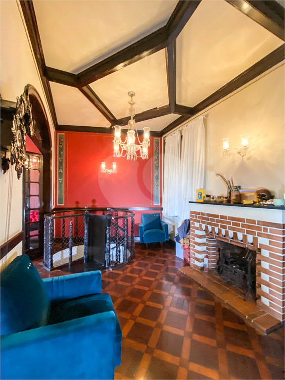 Casa de 280m2 com tombamento histórico e arquitetônico no Morro dos Ingleses. 