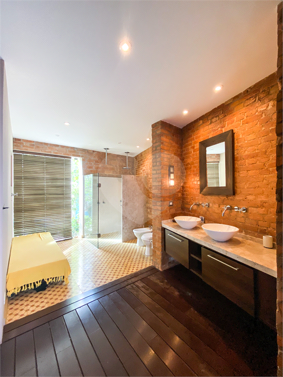 Casa de 280m2 com tombamento histórico e arquitetônico no Morro dos Ingleses. 