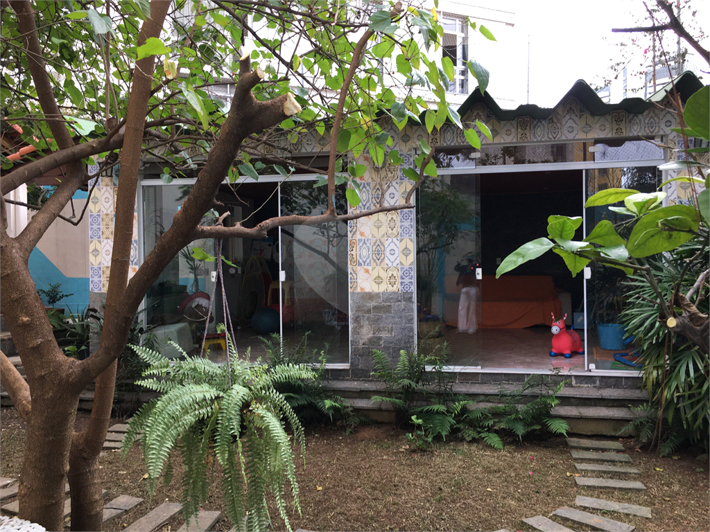 Casa de 280m2 com tombamento histórico e arquitetônico no Morro dos Ingleses. 