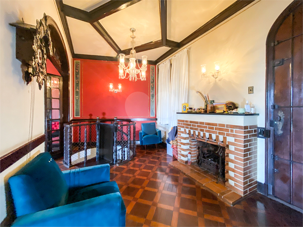 Casa de 280m2 com tombamento histórico e arquitetônico no Morro dos Ingleses. 