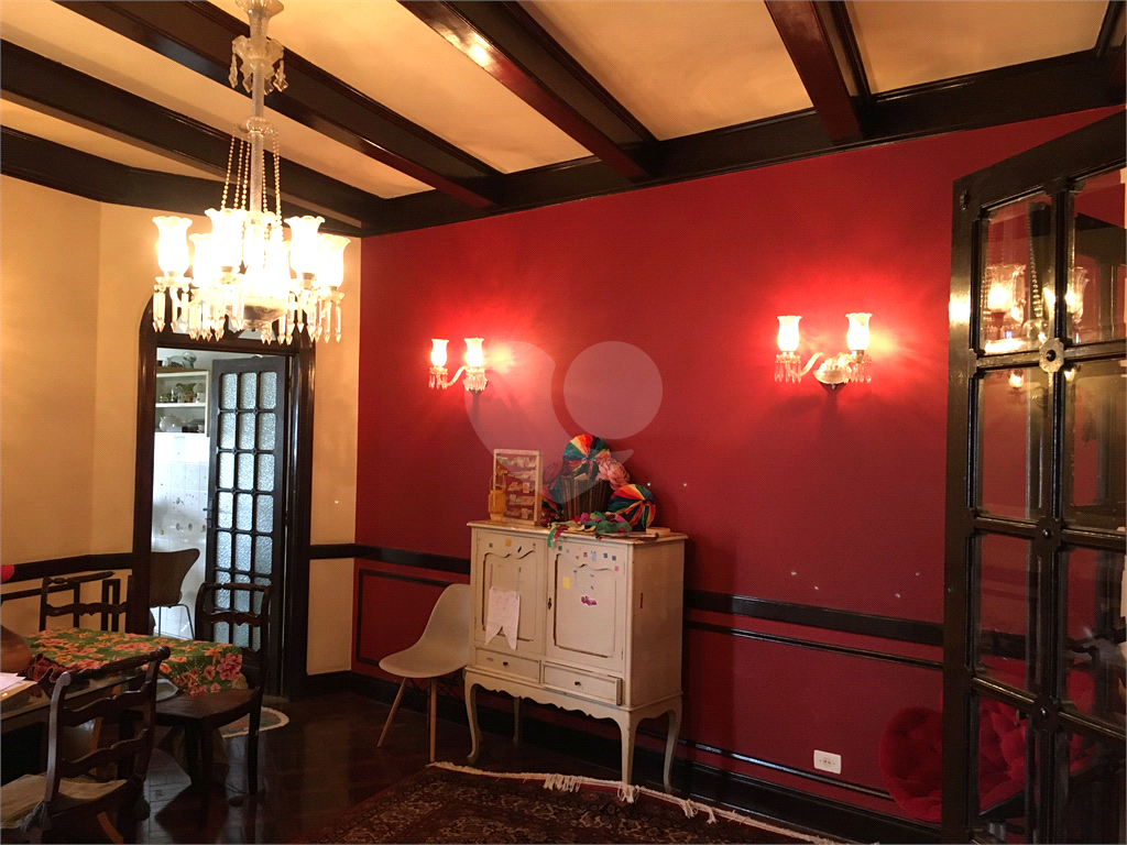 Casa de 280m2 com tombamento histórico e arquitetônico no Morro dos Ingleses. 