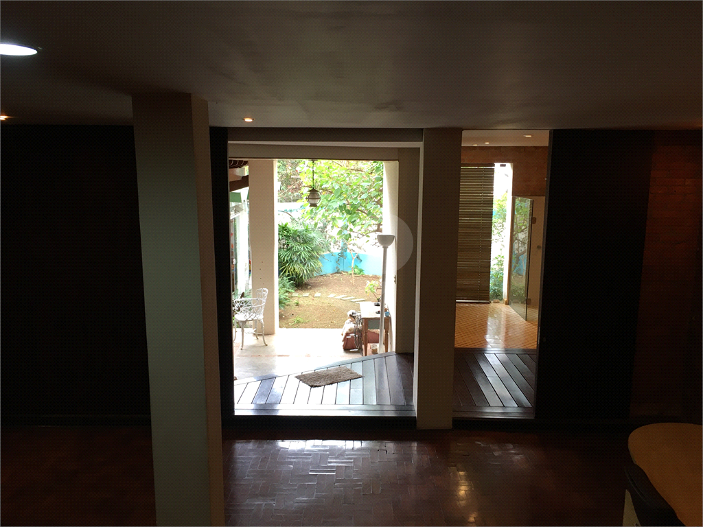 Casa de 280m2 com tombamento histórico e arquitetônico no Morro dos Ingleses. 