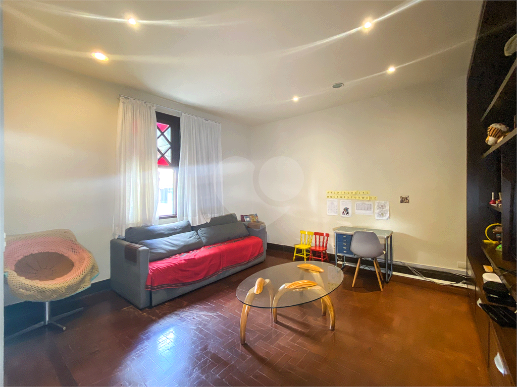 Casa de 280m2 com tombamento histórico e arquitetônico no Morro dos Ingleses. 