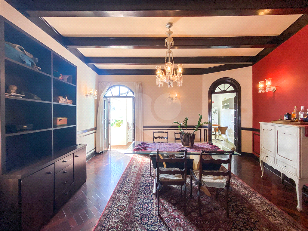 Casa de 280m2 com tombamento histórico e arquitetônico no Morro dos Ingleses. 