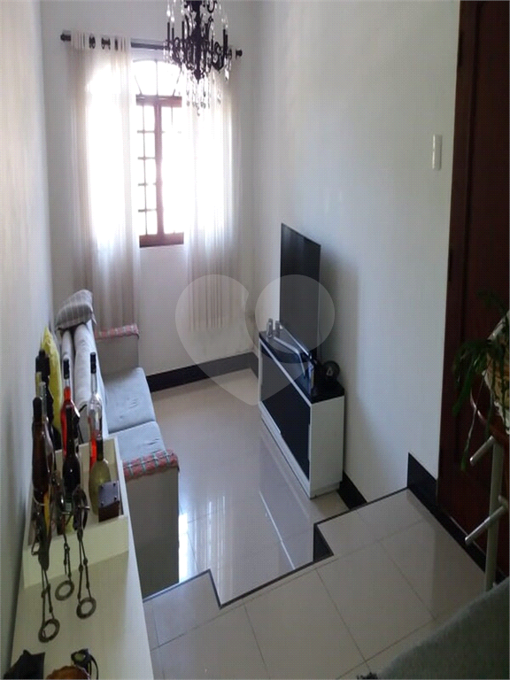 Sobrado Amplo com 4 dormitórios, sendo 3 suítes (1 delas máster), Vila Marieta, Zona Norte