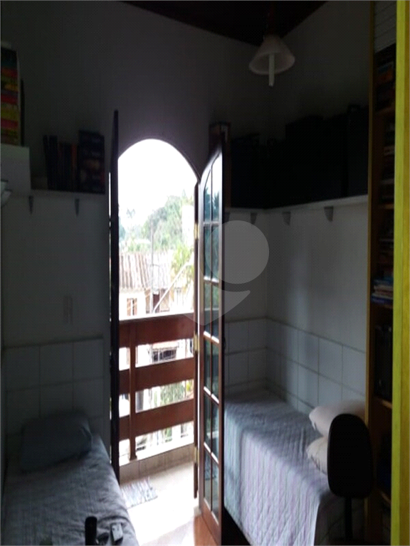 Sobrado Amplo com 4 dormitórios, sendo 3 suítes (1 delas máster), Vila Marieta, Zona Norte