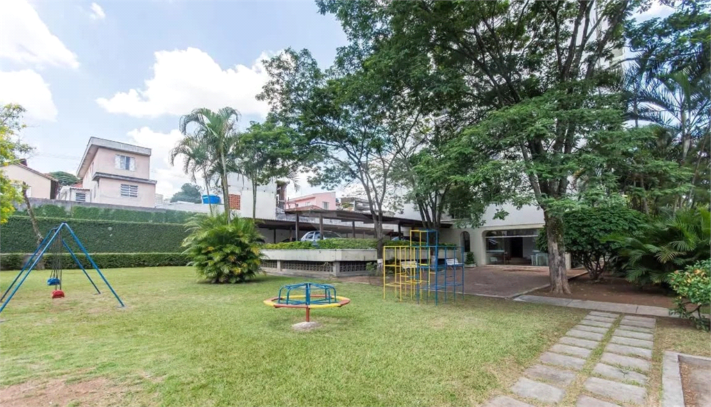 APARTAMENTO em VILA LEOPOLDINA