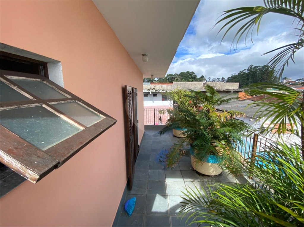 Casa em Itapecerica da Serra a venda 200 metros em condominio fechado