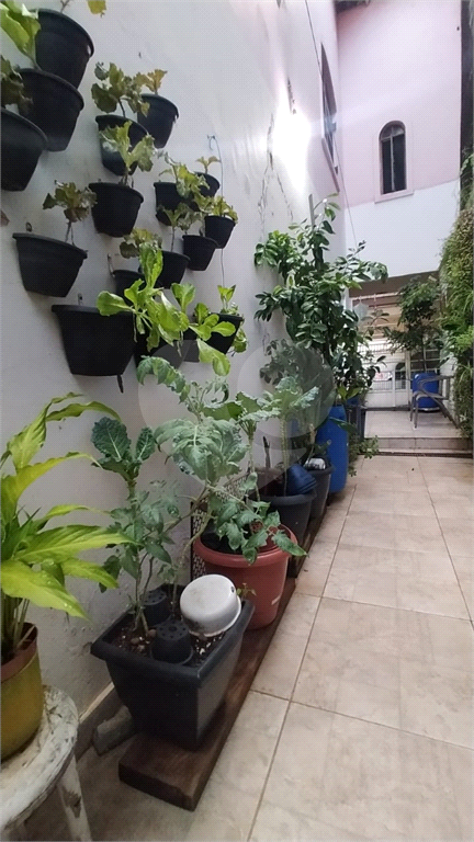 Sobrado à venda com 3 quartos, 210m² - Foto 1