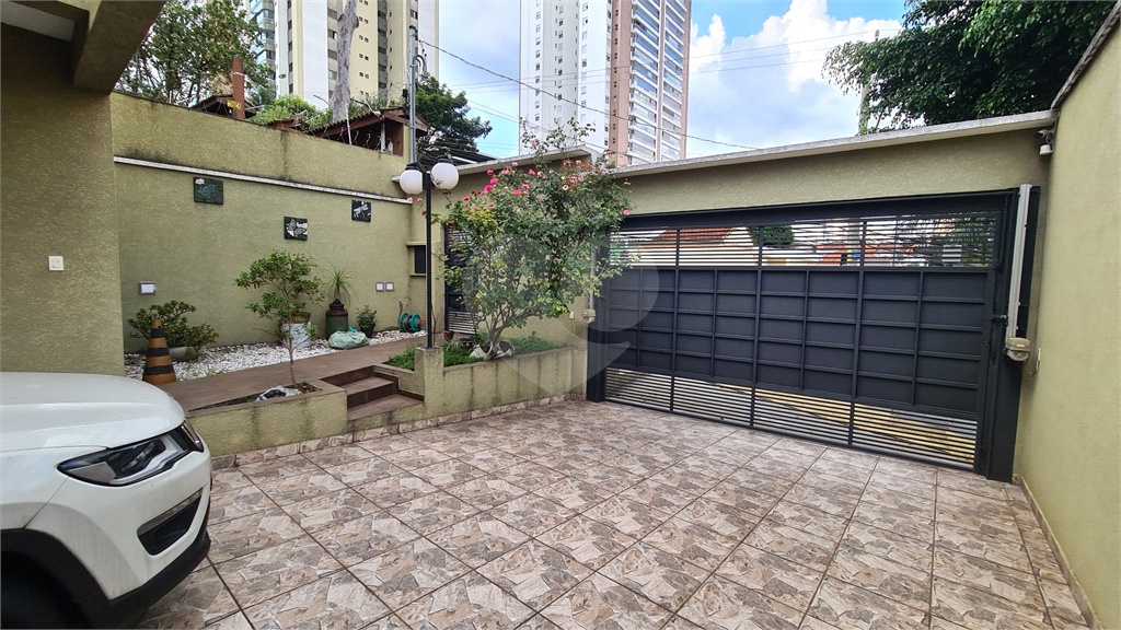 sobrado com piscina ao lado da av Braz Leme