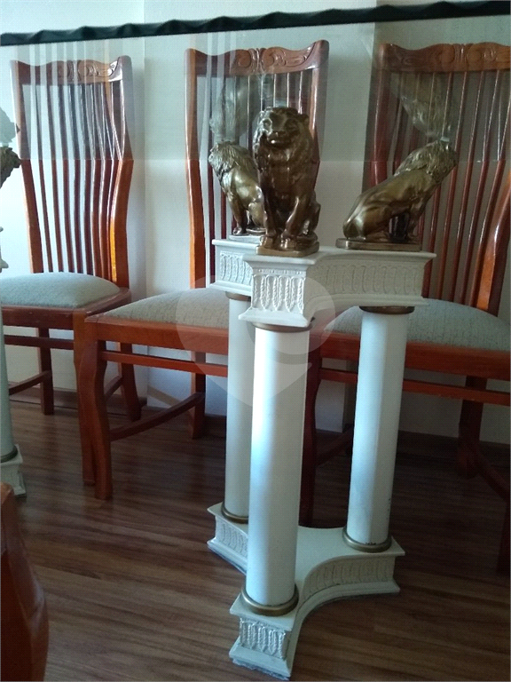 APARTAMENTO em CENTRO