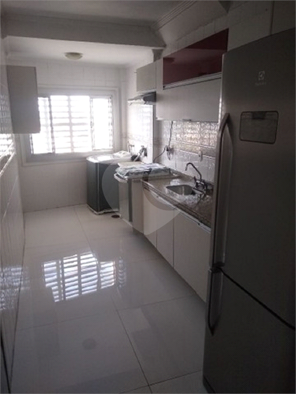 APARTAMENTO em CENTRO