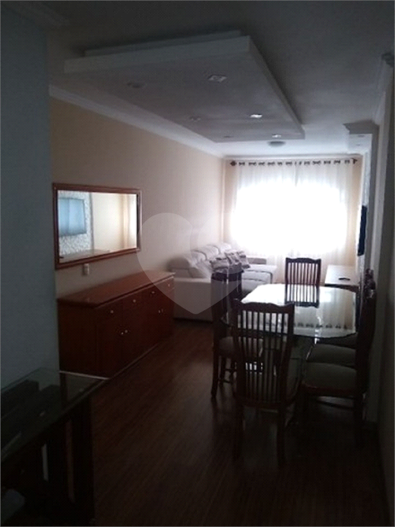 APARTAMENTO em CENTRO