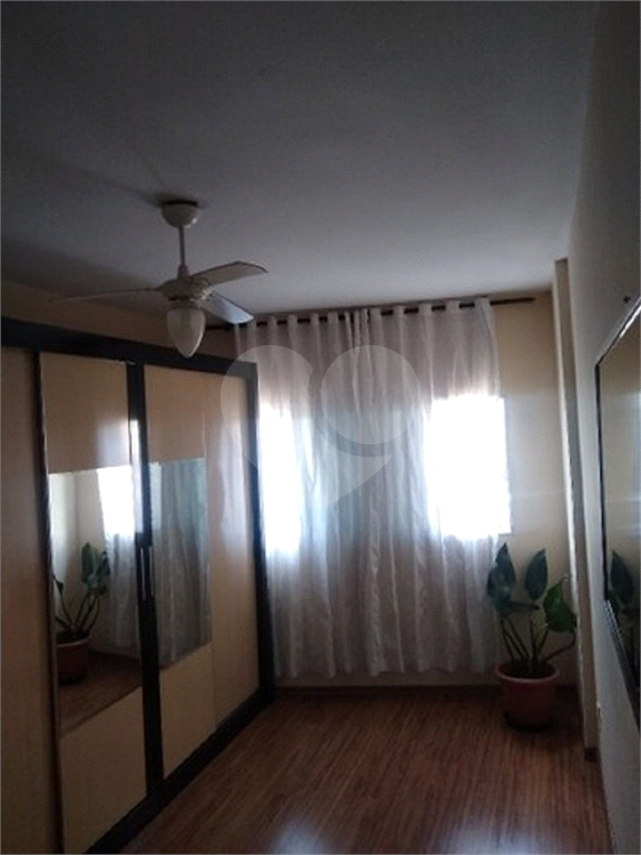 APARTAMENTO em CENTRO