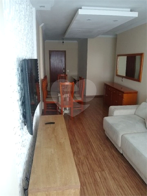 APARTAMENTO em CENTRO