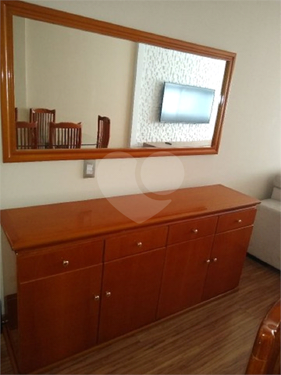 APARTAMENTO em CENTRO