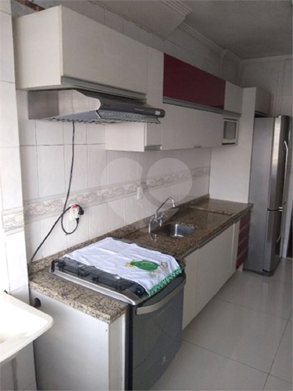 APARTAMENTO em CENTRO
