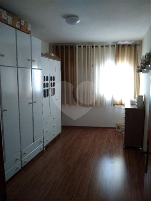 APARTAMENTO em CENTRO