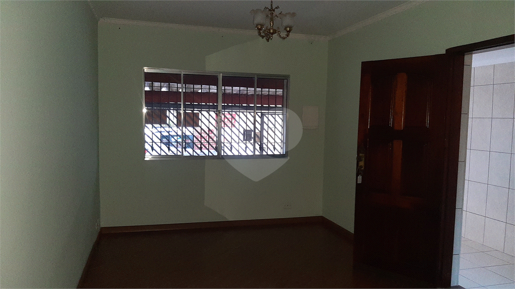 Sobrado no Edu Chaves 3 dormitórios, 2 vagas e ótima distribuição.