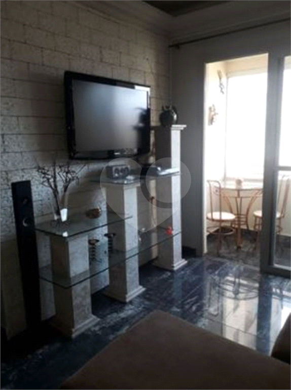 APARTAMENTO em CASA VERDE